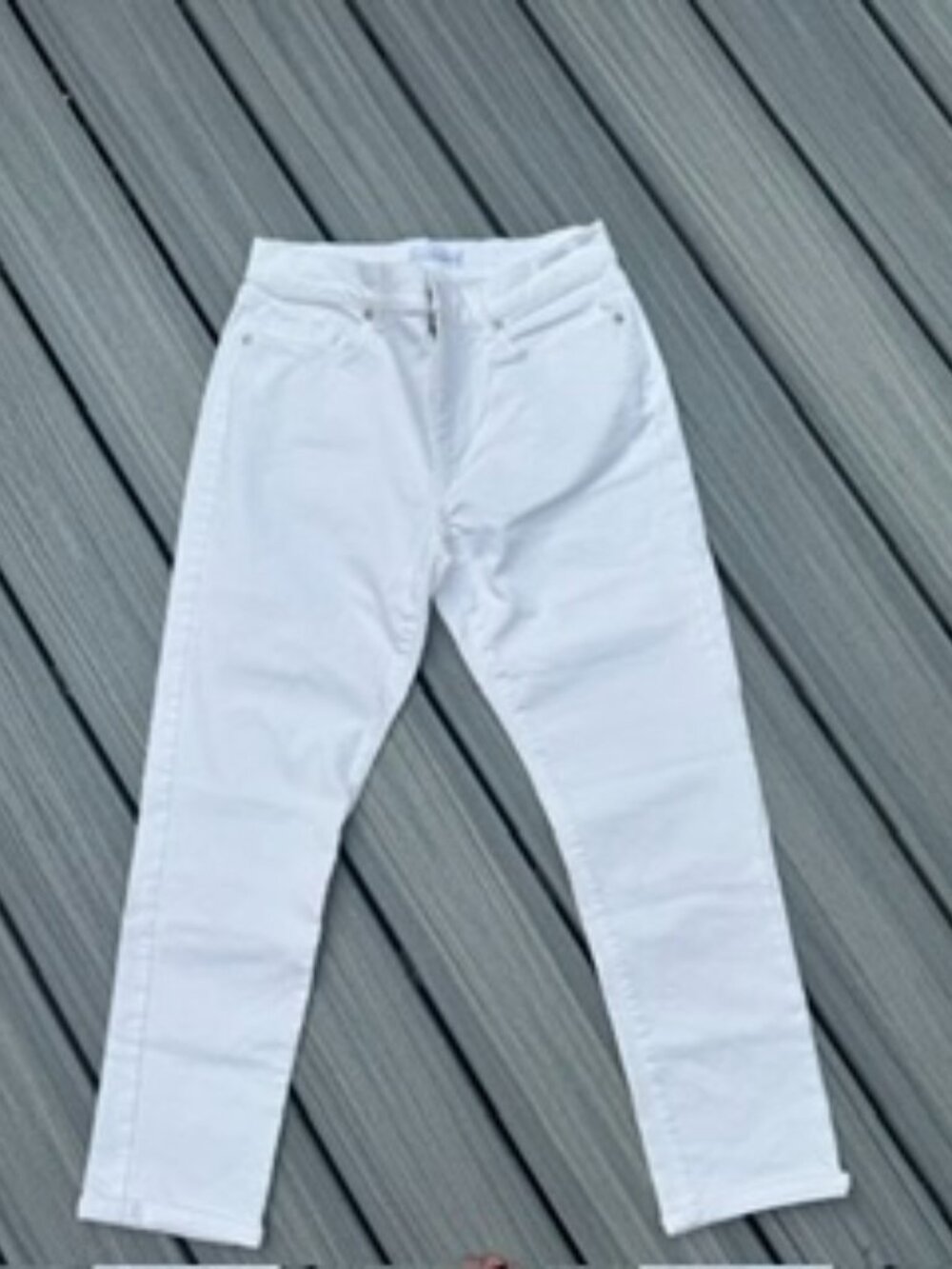 LOFT - White straight leg denim jeans - classic and crisp Size 6